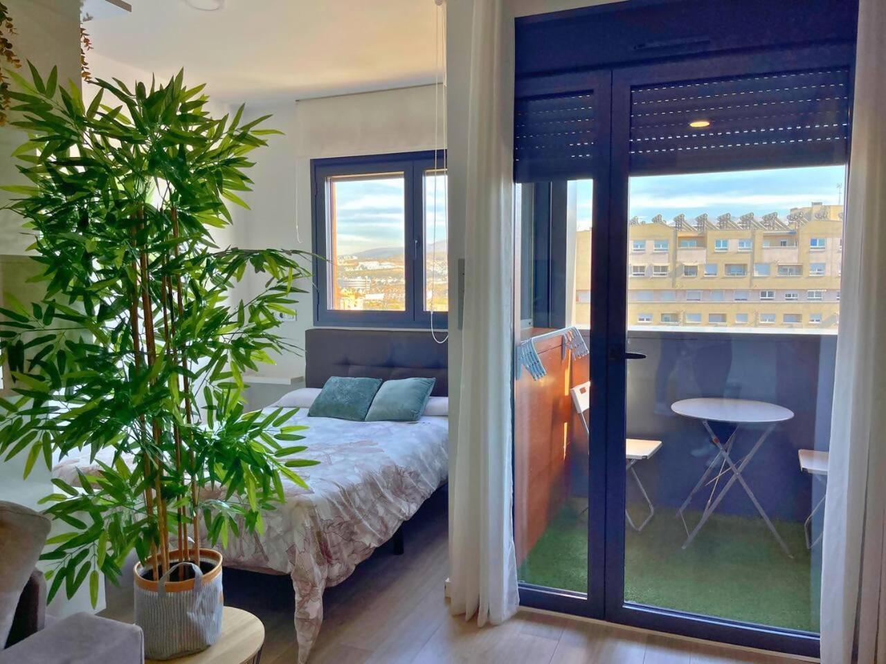 Home4U Apartamento Con Cochera Granada Exterior photo